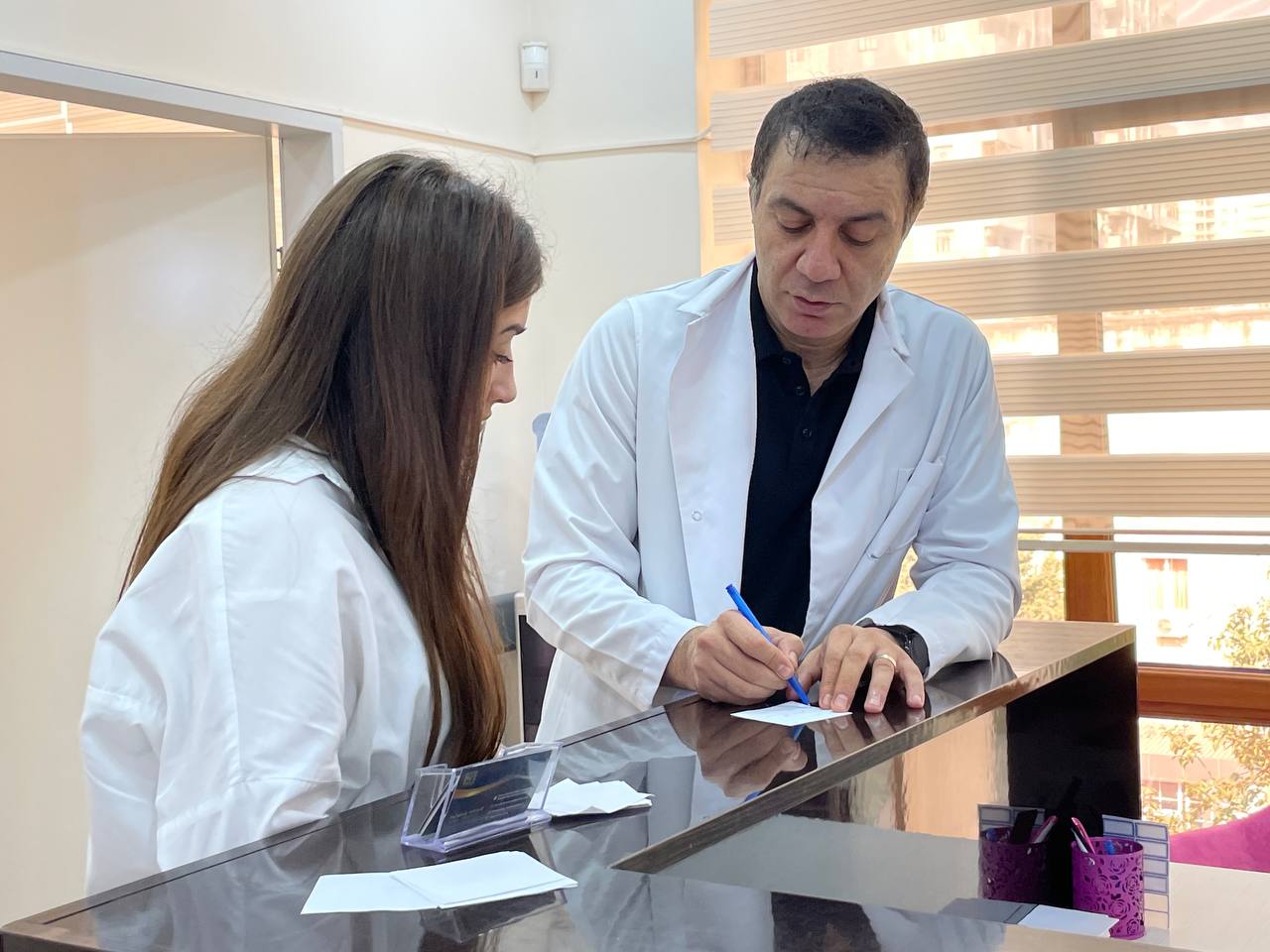 Sağlam və Gözəl Dərinin Sirri: Dermatologiya və Dəri Baxımı