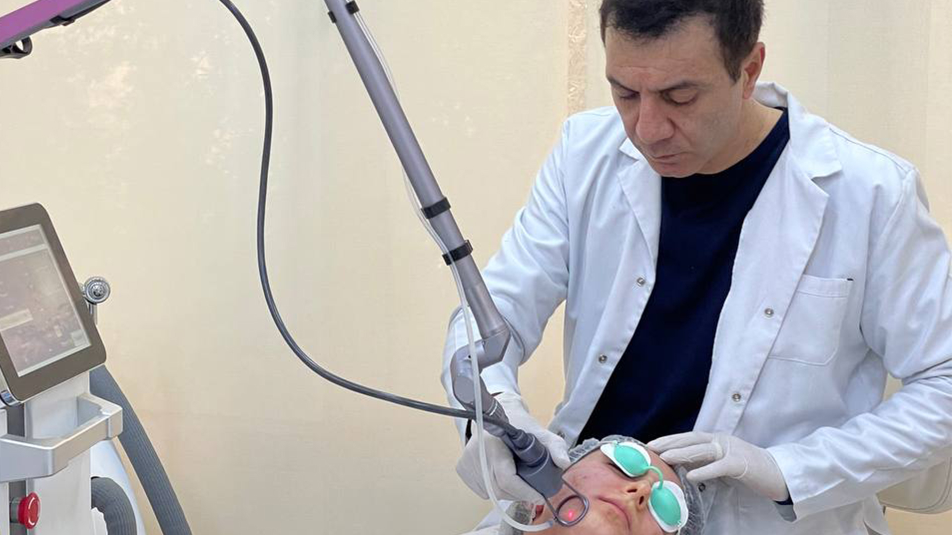 Dermatologiya və Dəri Sağlamlığı: Ekspert Dermatoloq Məsləhətləri 