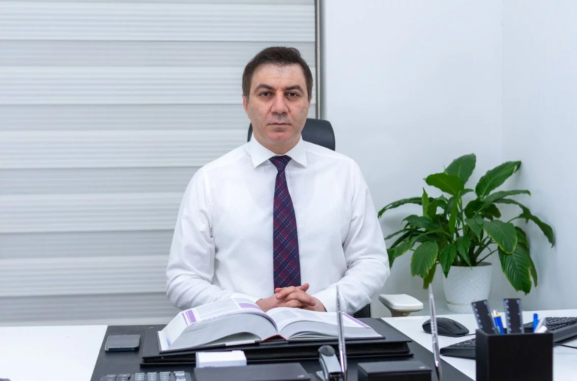 Dermatoloq | Dermatoloq Hekim | Dermatoloji Klinika | Dermatoloq Dr.Mehdi Mahmudi
